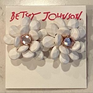 Betsey Johnson - NWT Marie Antoinette White W/Pink Crystal Stud Flower Earrings